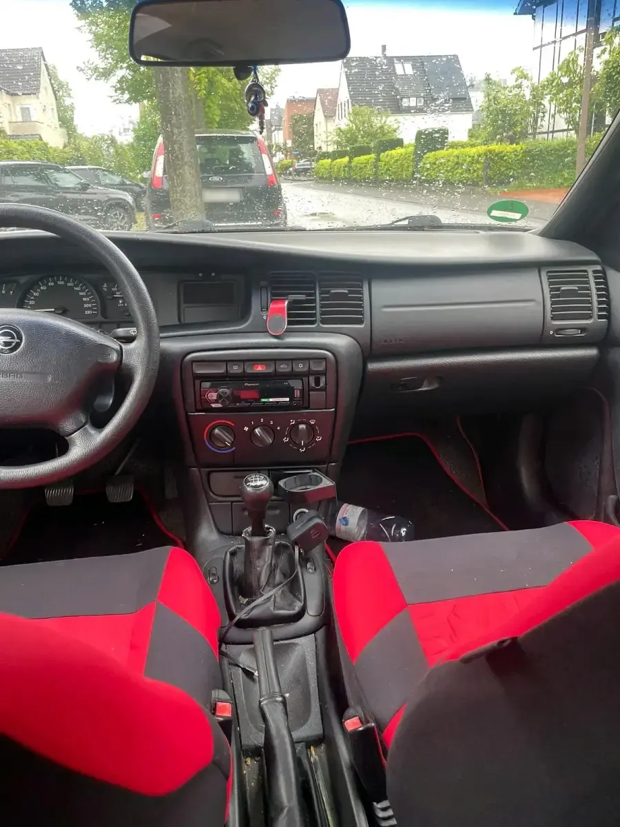 Gebraucht Opel Vectra 75 PS (55 kW) 1997 Limousine