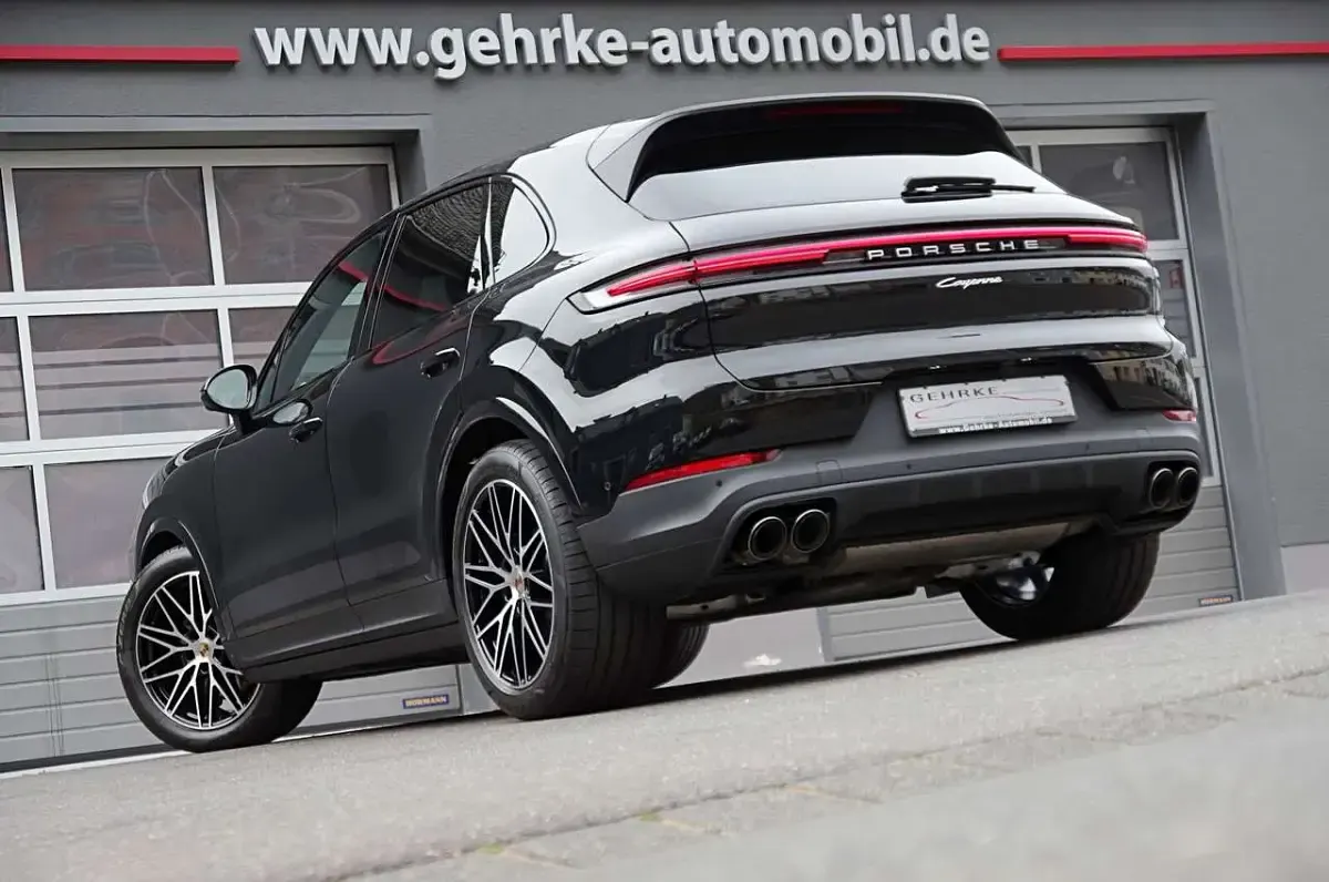 Second-hand Porsche Cayenne 354 CP (260 kW) 2025 Negru SUV