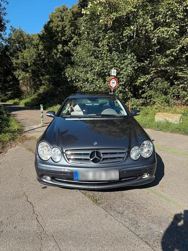 Blau Gebraucht 2002 Mercedes CLK240 Elegance Coupé | 4.750 € (Guter Preis) - Bild 1/4
