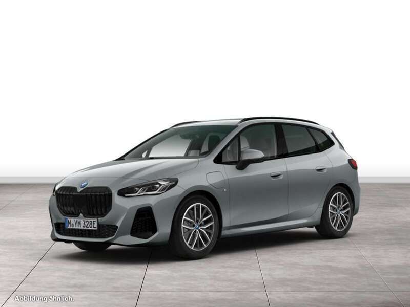 Skyscraper grau Neu 2025 BMW 230e Active Tourer M Sport Van / Kleinbus | 55.690 € (Fairer Preis) - Bild 1/3