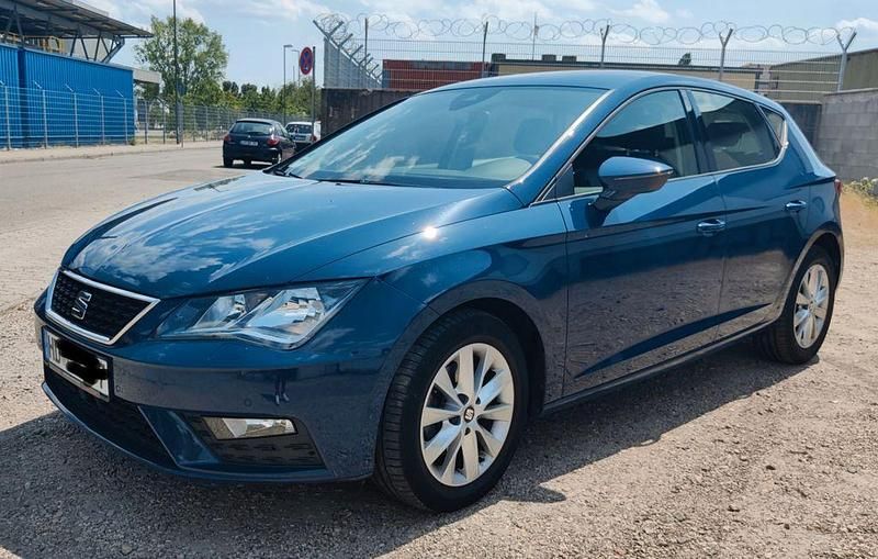Blau Gebraucht 2018 Seat Leon Style Limousine | 12.799 € (Guter Preis) - Bild 1/4