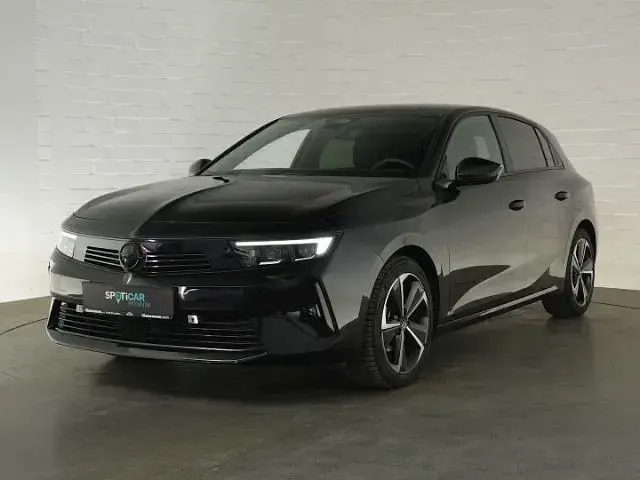 Gebraucht Opel Astra 131 PS (96 kW) 2024 Schwarz Limousine