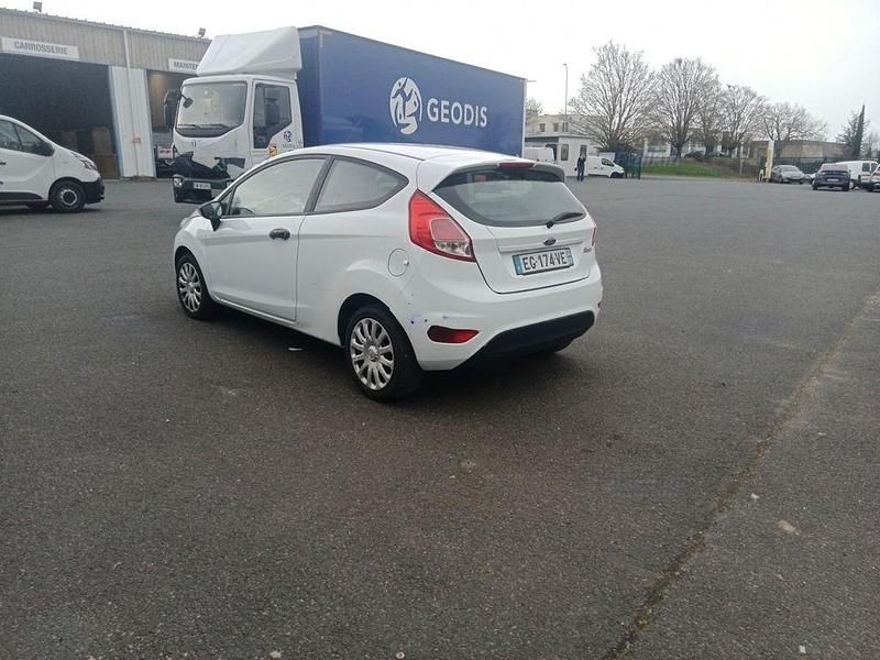 Gebraucht Ford Fiesta 75 PS (55 kW) 2016 Weiß Pickup