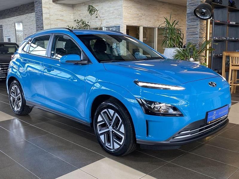 Blau Gebraucht 2021 Hyundai Kona SUV | 15.400 € (Superpreis) - Bild 1/4
