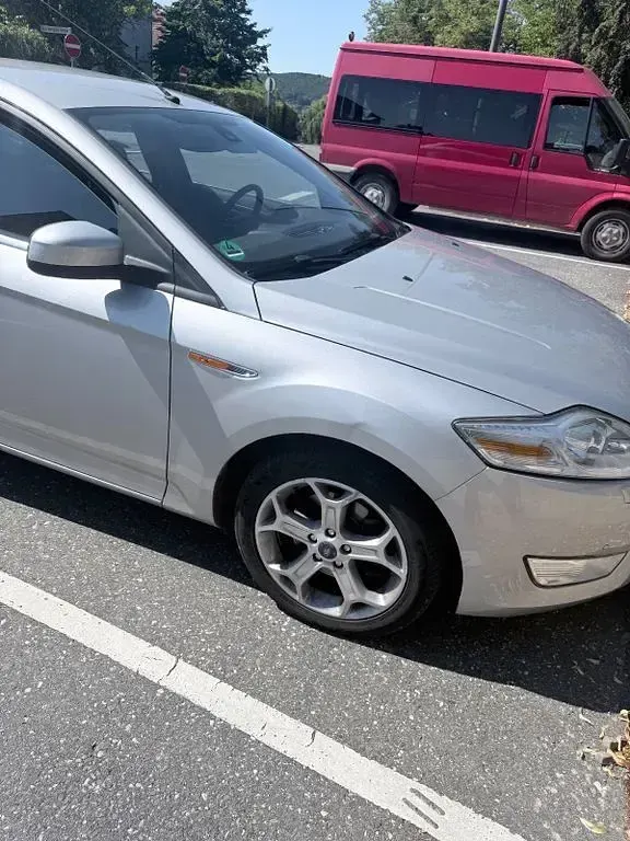 Gebraucht Ford Mondeo Titanium 163 PS (119 kW) 2009 Silber Limousine