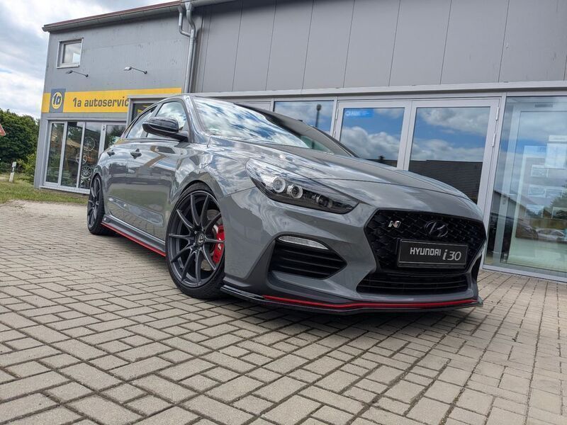 Grau Gebraucht 2020 Hyundai i30 N Performance Limousine | 20.989 € (Superpreis) - Bild 1/4