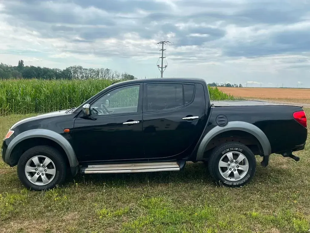 Gebraucht Mitsubishi L200 Intense 136 PS (100 kW) 2008 Schwarz Pickup