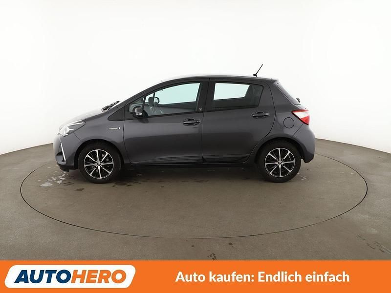 Gebraucht Toyota Yaris Hybrid Team 101 PS (74 kW) 2018 Grau Kleinwagen