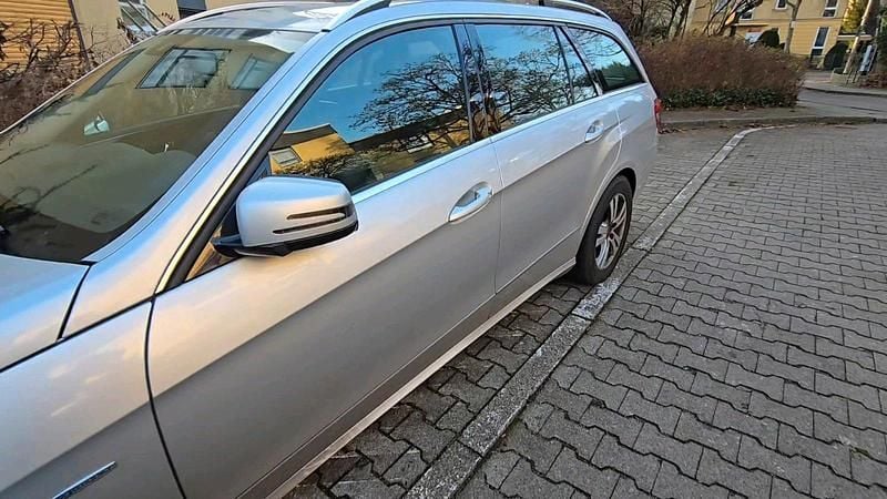 Gebraucht Mercedes E200 184 PS (135 kW) 2010 Grau Kombi