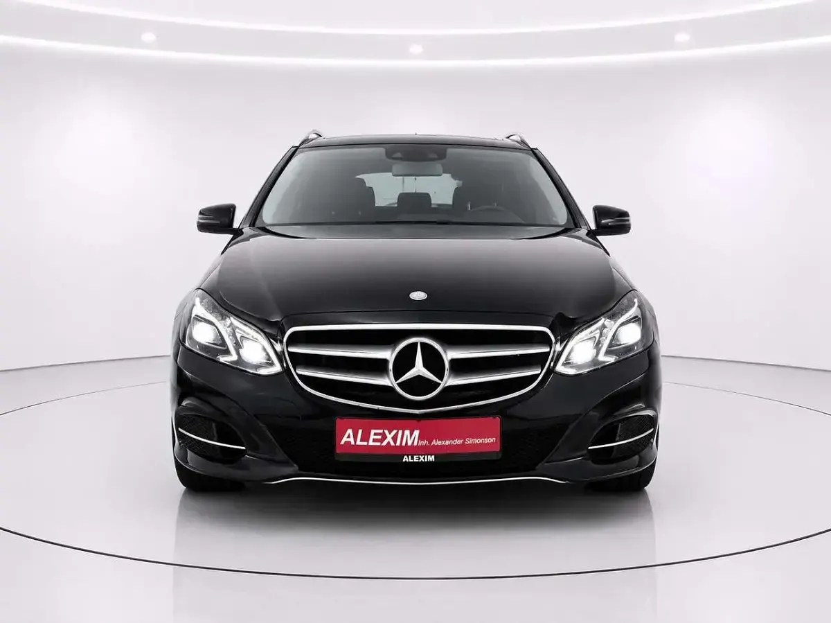 Gebraucht Mercedes E220 Avantgarde 170 PS (125 kW) 2014 Schwarz Kombi