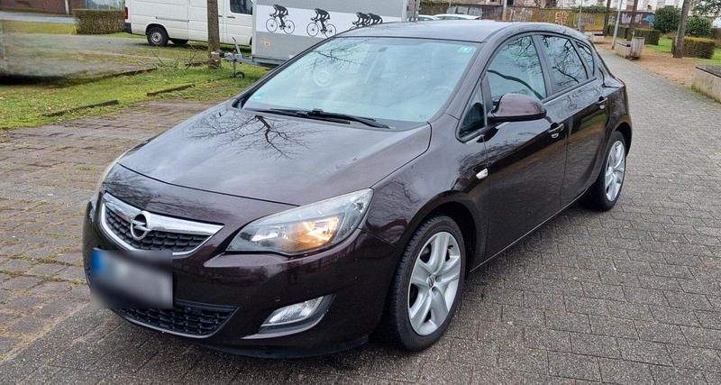 Gebraucht Opel Astra 110 PS (80 kW) 2012 Kleinwagen