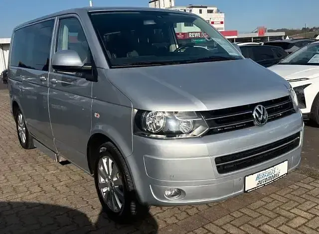 Usata VW Multivan 140 CV (102 kW) 2011 Argento Monovolume