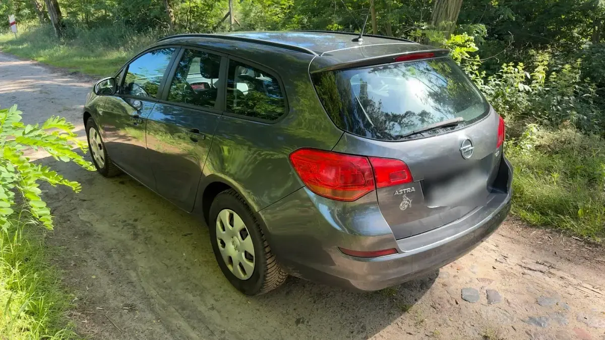 Gebraucht Opel Astra 125 PS (91 kW) 2011 Kombi