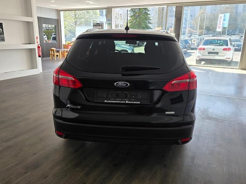 Gebraucht Ford Focus Titanium 125 PS (91 kW) 2019 Schwarz Kombi