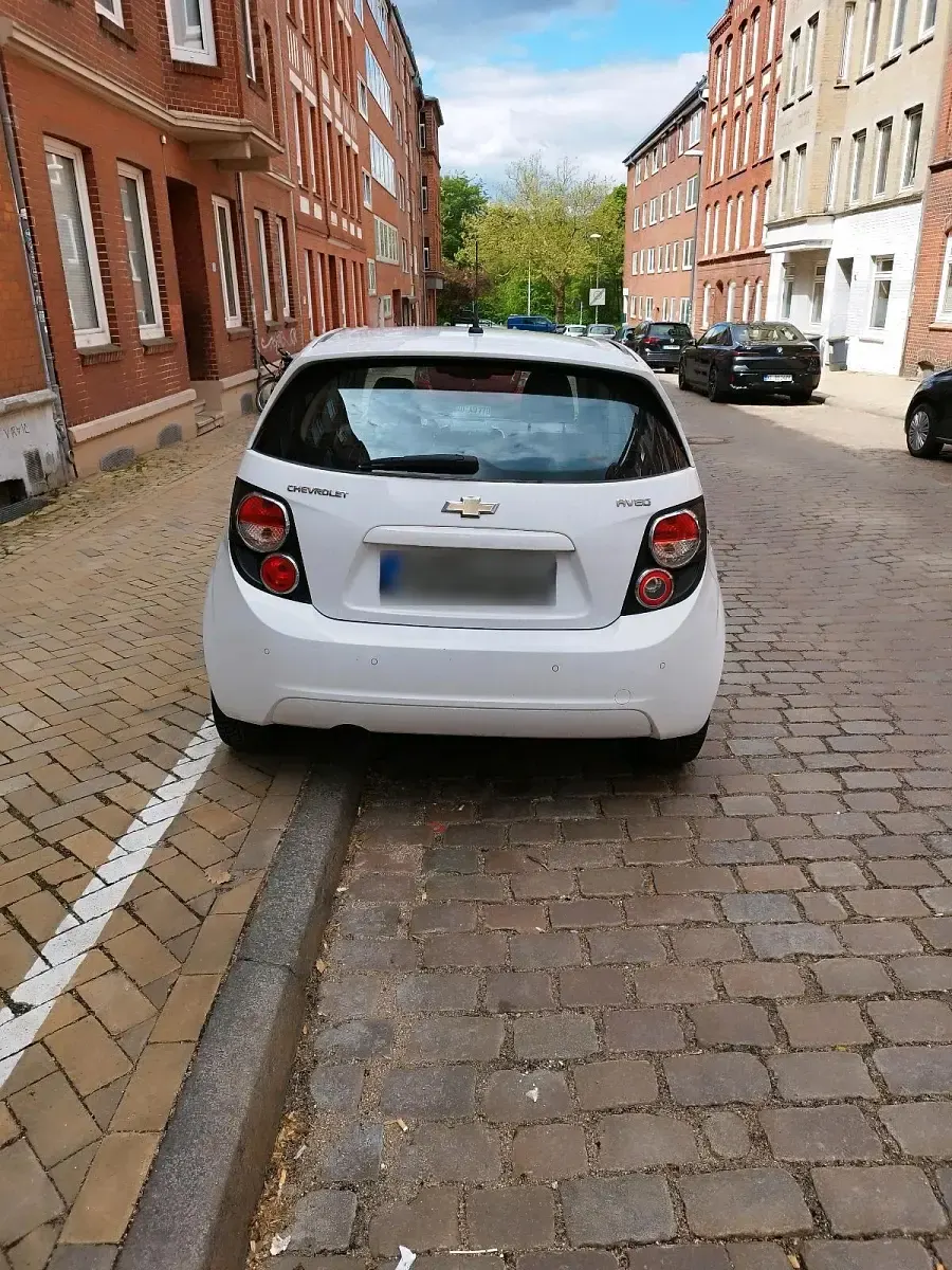 Gebraucht Chevrolet Aveo 115 PS (84 kW) 2011 Weiß Kleinwagen