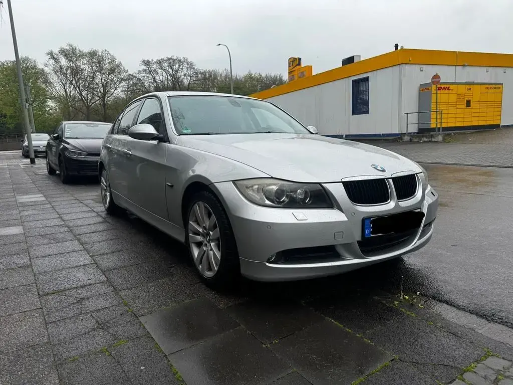 Gebraucht BMW 320 170 PS (125 kW) 2008 Silber Limousine