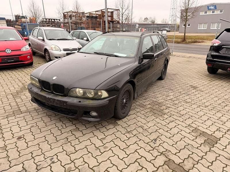 Schwarz Gebraucht 2002 BMW 520 Sport Line Kombi | 1.499 € (Guter Preis) - Bild 1/4