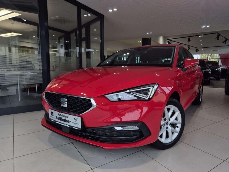 Rot Gebraucht 2021 Seat Leon Style Limousine | 16.925 € (Fairer Preis) - Bild 1/2