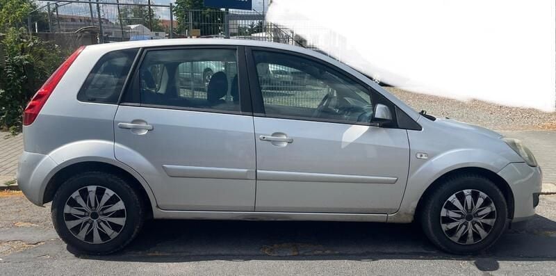 Gebraucht Ford Fiesta 75 PS (55 kW) 2008 Grau Kleinwagen