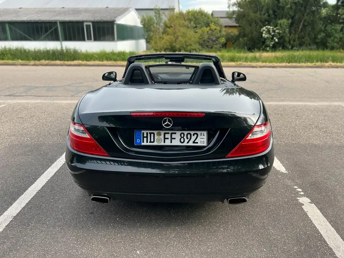 Gebraucht Mercedes SLK200 184 PS (135 kW) 2011 Schwarz Cabrio