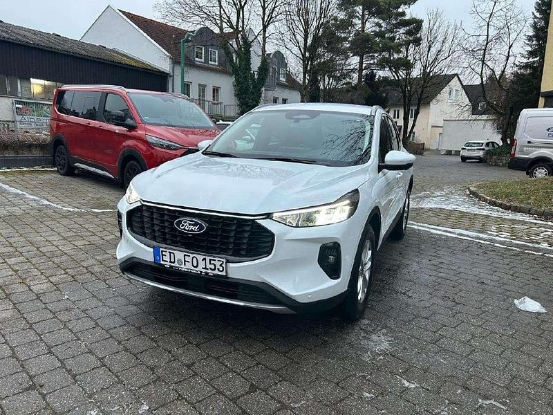 Gebraucht Ford Kuga Titanium 151 PS (111 kW) 2024 Weiß SUV
