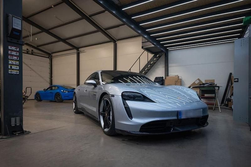 Silber Gebraucht 2020 Porsche Taycan Turbo Limousine | 79.000 € (Fairer Preis) - Bild 1/4