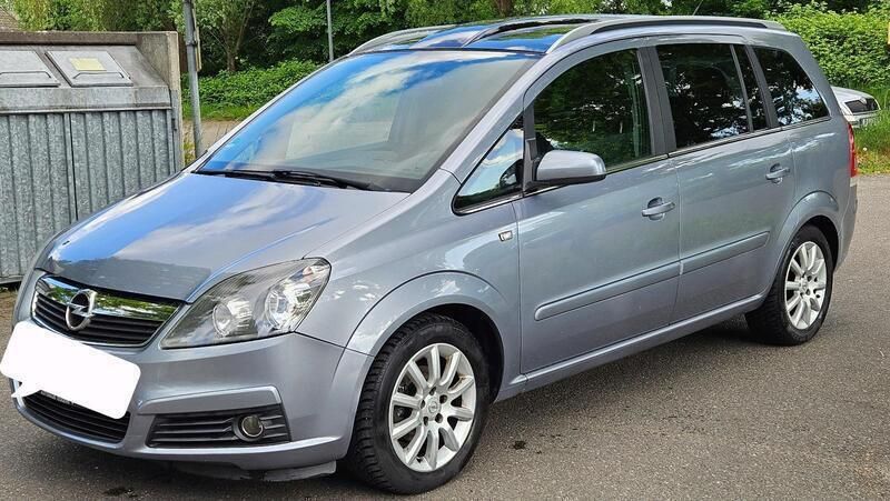 Grau Gebraucht 2006 Opel Zafira Van / Kleinbus | 4.500 € (Etwas zu teuer) - Bild 1/4