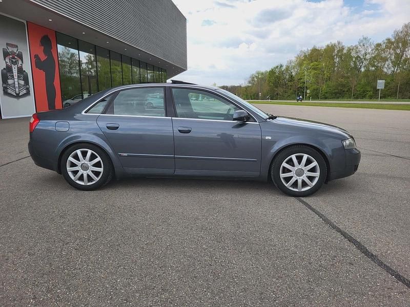 Gebraucht Audi A4 S-Line 131 PS (96 kW) 2004 Grau Limousine