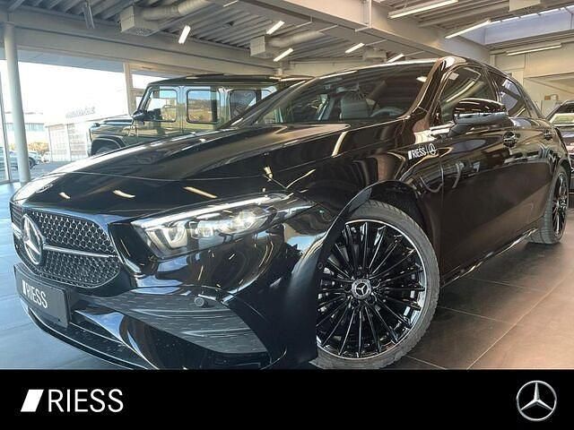 Schwarz Gebraucht 2024 Mercedes A200 AMG Limousine | 38.300 € (Teuer) - Bild 1/2