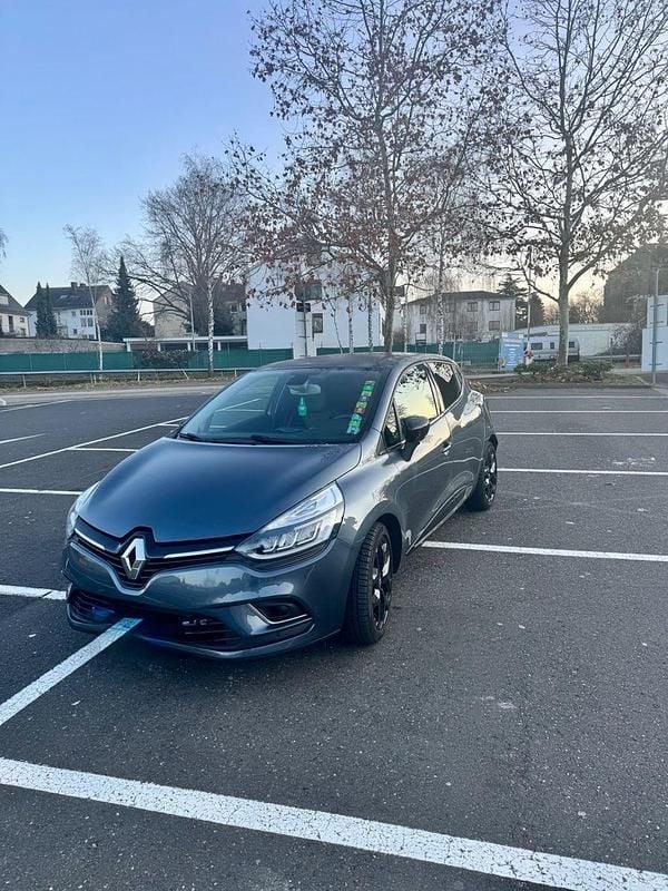 Grau Gebraucht 2016 Renault Clio IV Intens Kleinwagen | 8.500 € (Fairer Preis) - Bild 1/4