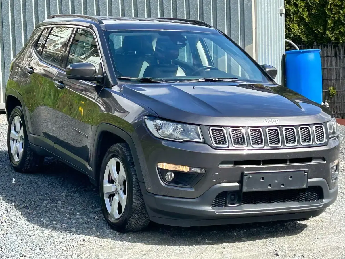 Gebraucht Jeep Compass Longitude 120 PS (88 kW) 2018 Grau SUV