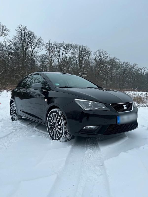 Schwarz Gebraucht 2016 Seat Ibiza SC CONNECT Kleinwagen | 6.980 € (Fairer Preis) - Bild 1/4