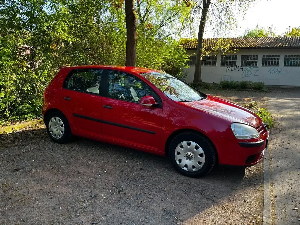 Second-hand VW Golf IV 75 CP (55 kW) 2006 Roșu Berlinǎ