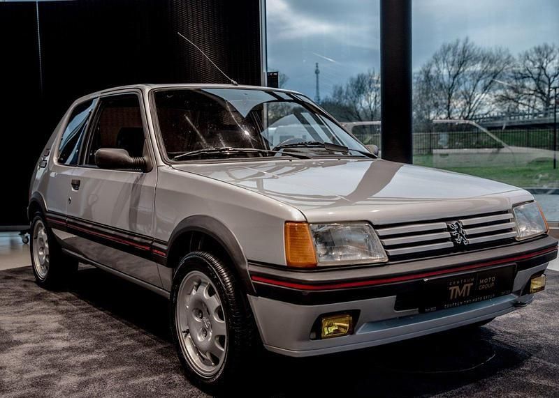 Silber Gebraucht 1987 Peugeot 205 GTi Kleinwagen | 14.950 € - Bild 1/4