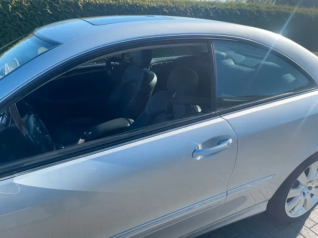 Gebraucht Mercedes CLK320 224 PS (164 kW) 2007 Silber Coupé