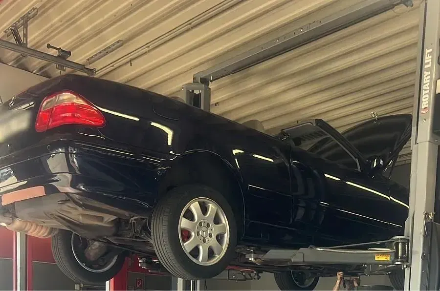 Gebraucht Mercedes CLK230 197 PS (144 kW) 2001 Blau Cabrio