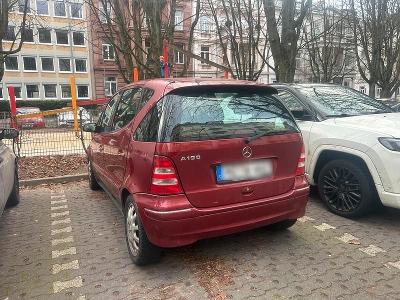 Rot Gebraucht 2002 Mercedes A190 Kleinwagen | 650 € (Guter Preis) - Bild 1/4