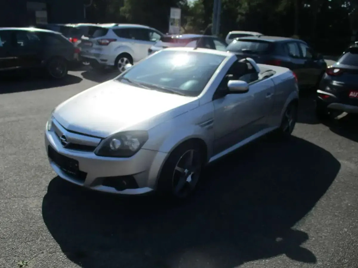 Gebraucht Opel Tigra Sport 125 PS (91 kW) 2005 Starsilber iii m2 Cabrio