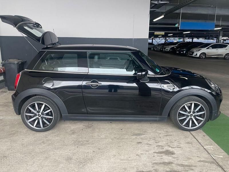 Usado Mini ONE 102 HP (75 kW) 2021 Preto Citadino