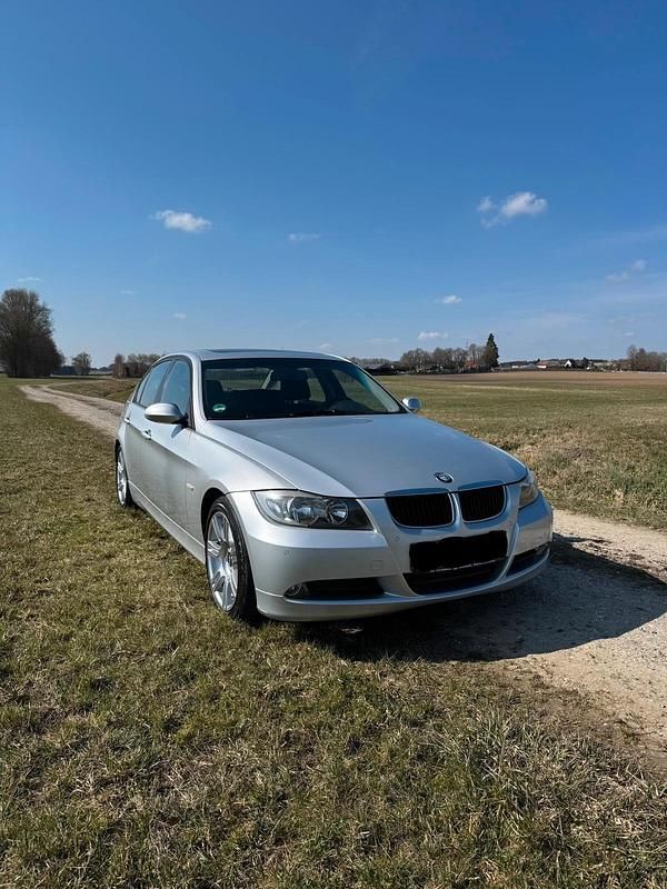 Gebraucht BMW 320 150 PS (110 kW) 2005 Silber Limousine