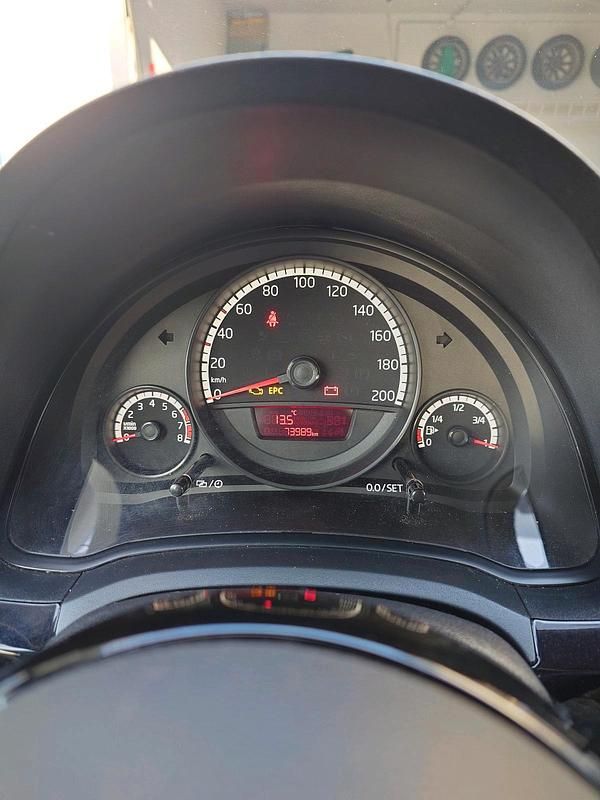 Usata VW up! 60 CV (44 kW) 2013 Nero Utilitaria