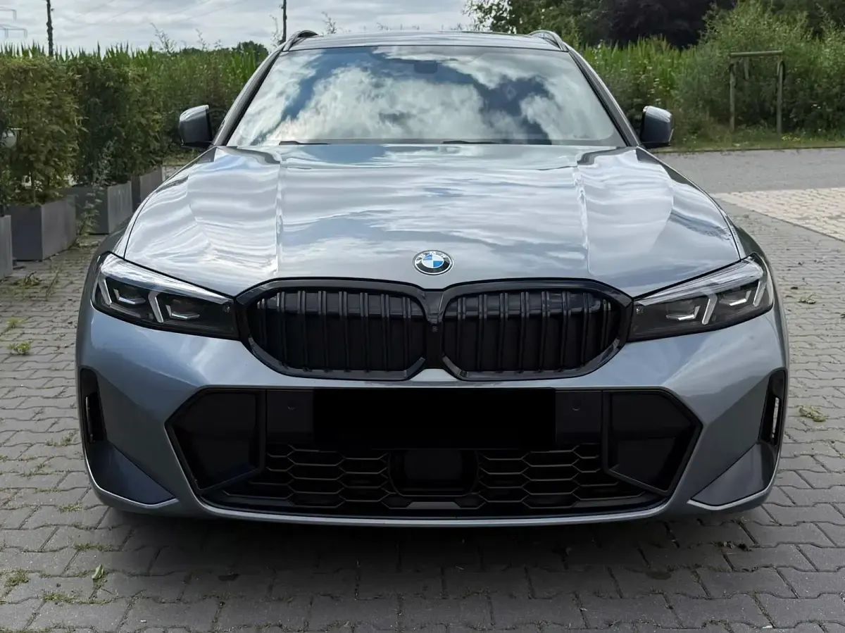 Gebraucht BMW 320 M Sport 190 PS (139 kW) 2024 Grau Kombi