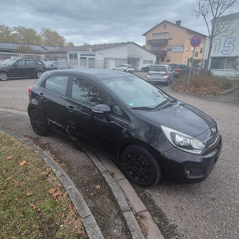 Schwarz Gebraucht 2012 Kia Rio Spirit Limousine | 2.800 € (Superpreis) - Bild 1/4
