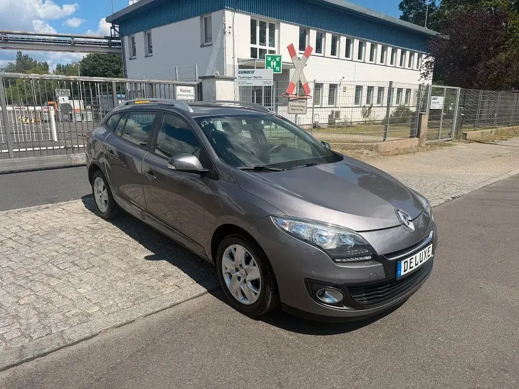 Gebraucht Renault Mégane Expression 110 PS (80 kW) 2013 Grau Limousine