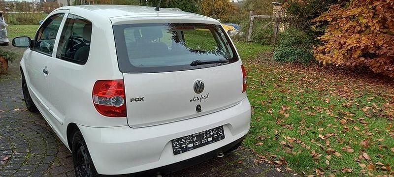 Gebraucht VW Fox 54 PS (39 kW) 2009 Weiß Kleinwagen
