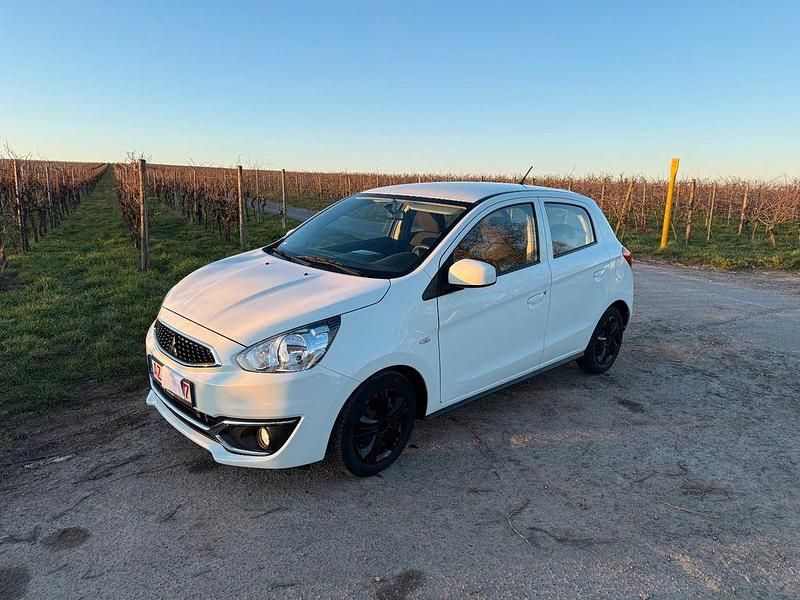 Gebraucht Mitsubishi Space Star Basis 71 PS (52 kW) 2019 Weiß Kleinwagen