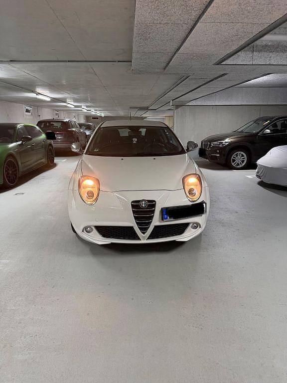 Weiß Gebraucht 2010 Alfa Romeo MiTo Kleinwagen | 5.299 € (Etwas zu teuer) - Bild 1/4