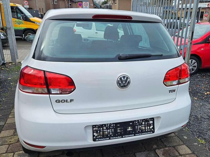 Gebraucht VW Golf VII Trendline 105 PS (77 kW) 2012 Candyweiß Kleinwagen