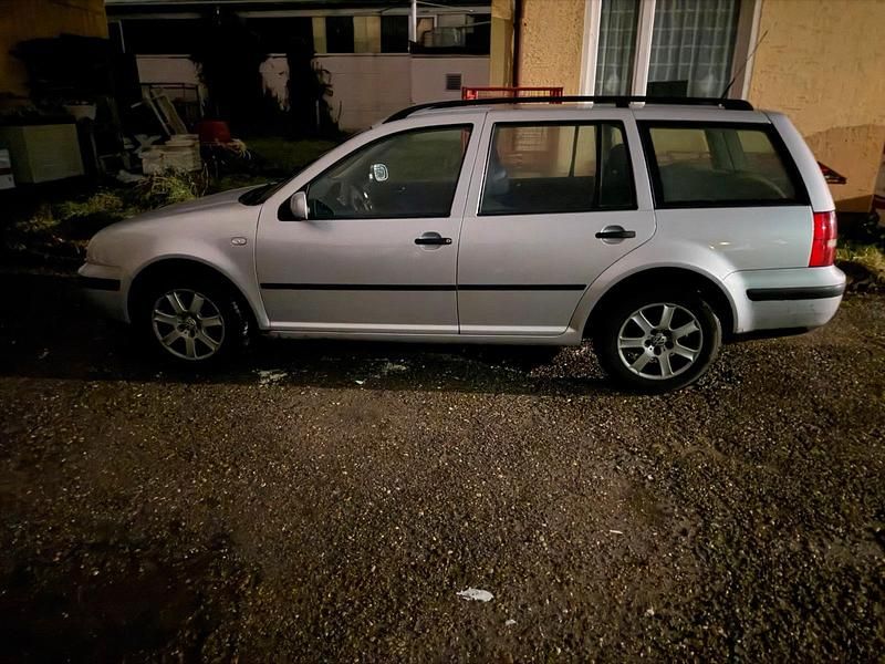 Gebraucht VW Golf IV 100 PS (73 kW) 2003 Silber Kombi