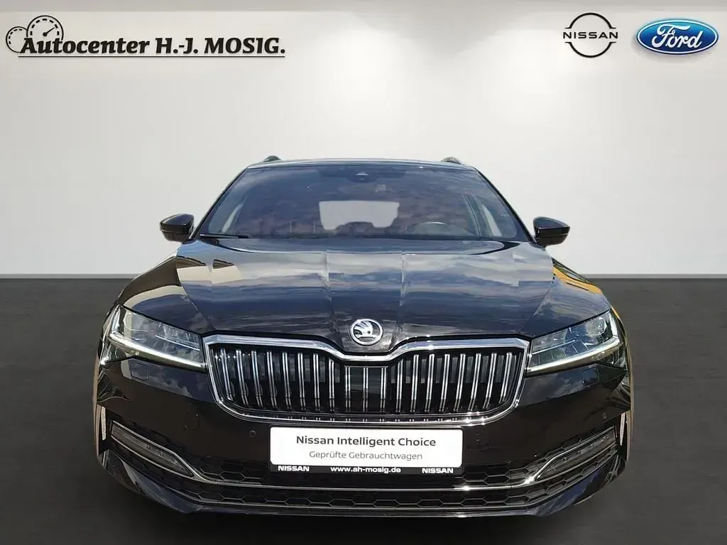 Gebraucht Skoda Superb LAURIN & KLEMENT 200 PS (147 kW) 2022 Schwarz schwarz Kombi